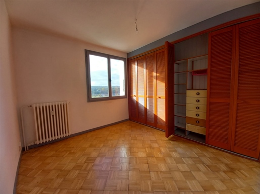 Cahors - Appartement T3 avec balcons ,cellier et parking.
