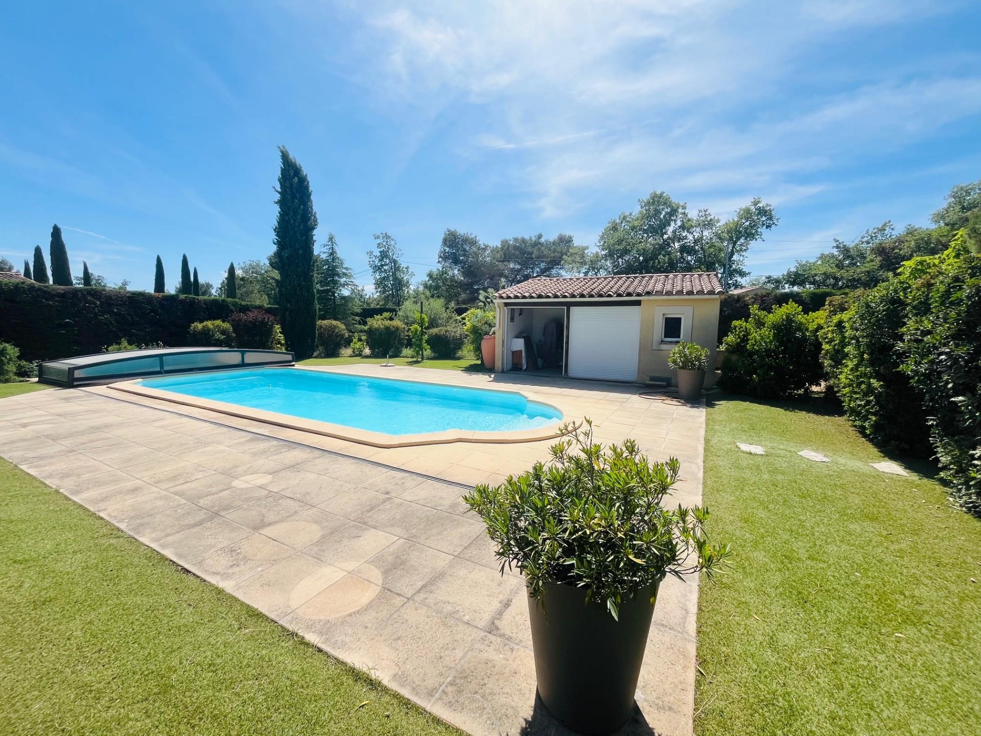 Villa with independent gîte with all comforts!