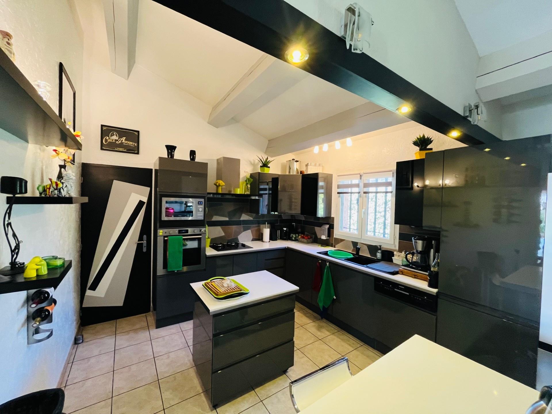 Single-storey villa near the village with all comforts in eclusiveness!