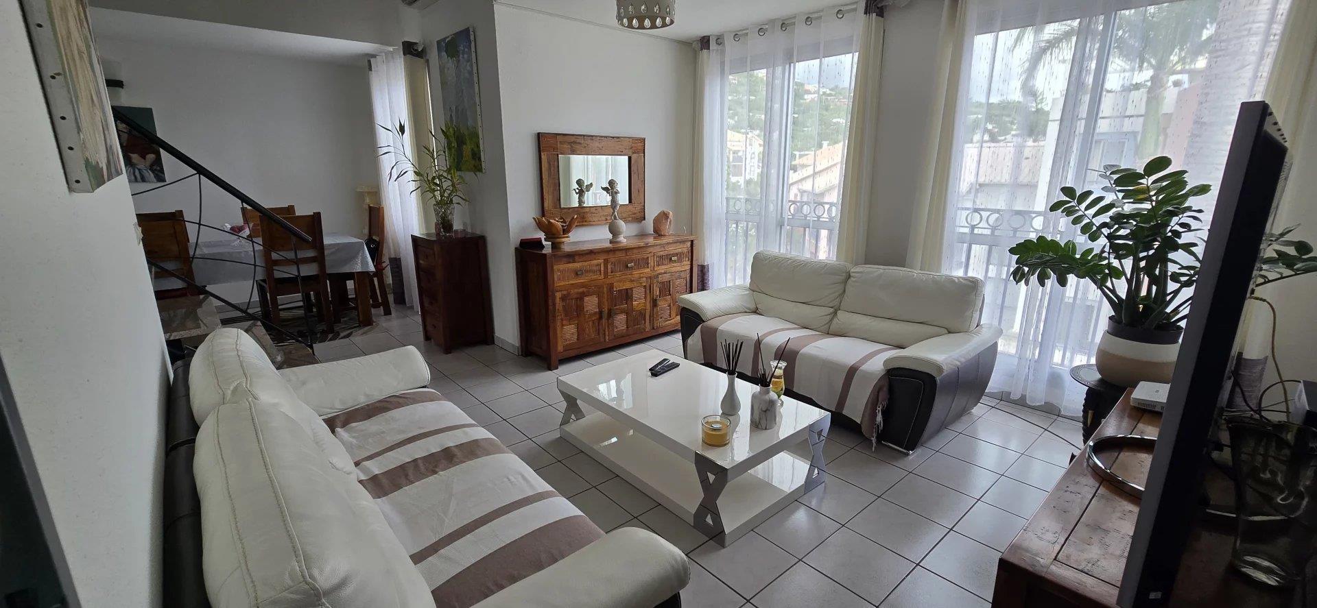 For sale - Exceptional T5 luxury apartment - Hyper Centre de Saint-Leu - Saint-Leu, France