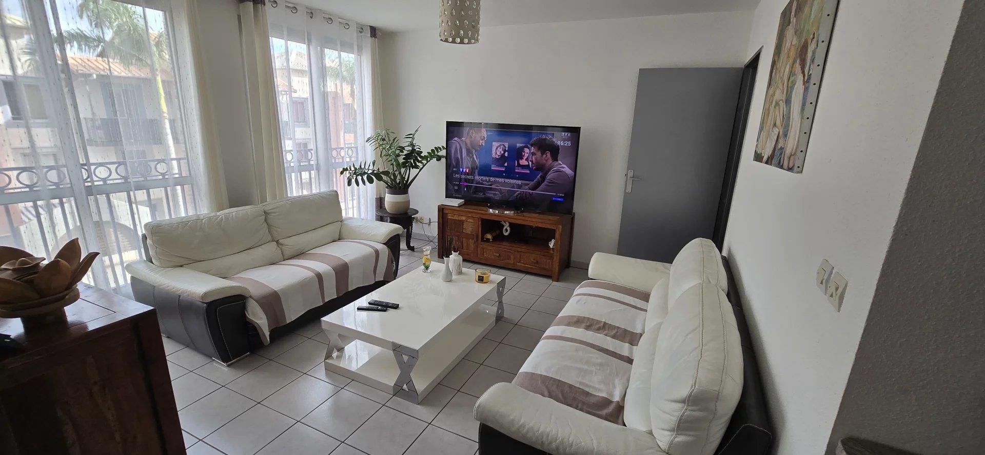 For sale - Exceptional T5 luxury apartment - Hyper Centre de Saint-Leu - Saint-Leu, France