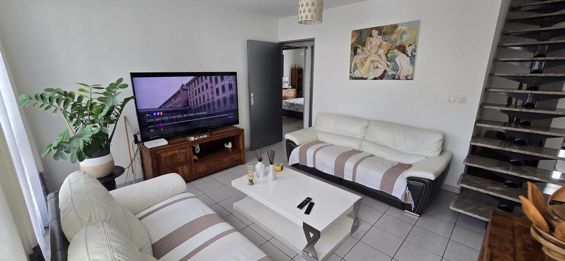 For sale - Exceptional T5 luxury apartment - Hyper Centre de Saint-Leu - Saint-Leu, France