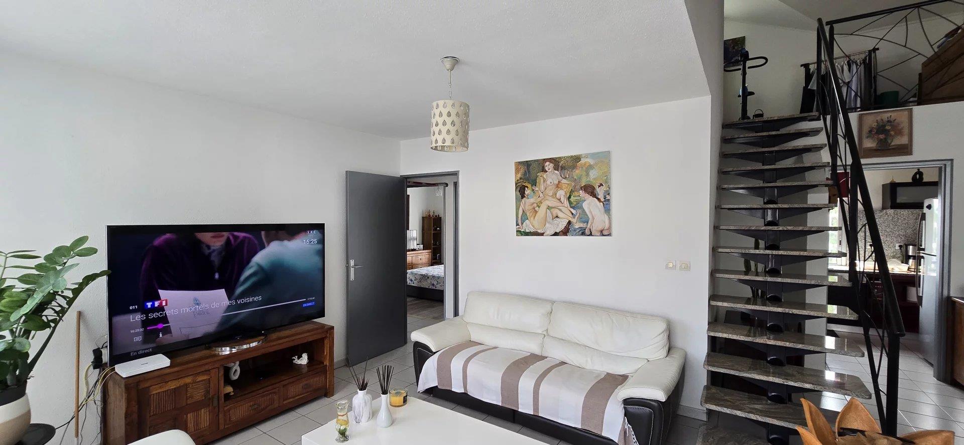 For sale - Exceptional T5 luxury apartment - Hyper Centre de Saint-Leu - Saint-Leu, France