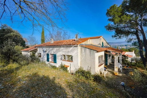 Trans en Provence gelijkvloerse villa met panoramisch uitzicht