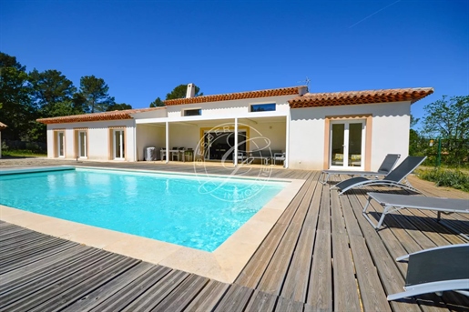 Lorgues in countryside, magnificent single storey villa