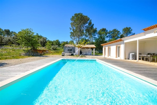 Lorgues in countryside, magnificent single storey villa
