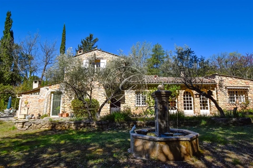 Lorgues - Magnificent stone Provencal Mas set in 2 hectares of woodland
