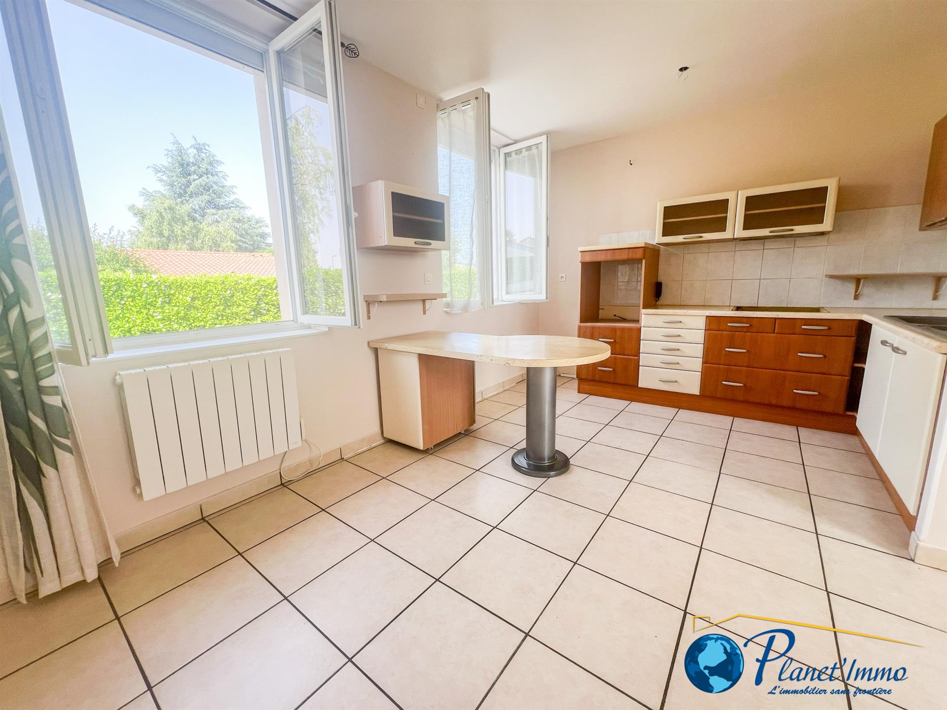 Villars Beau T3 En Rez De Jardin Avec Terrasse Et Garage