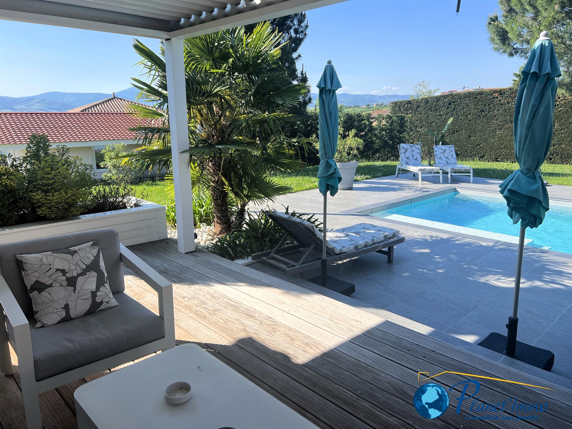 Cellieu Magnifique Villa De Plain Pied De 180m2 Sur 2130m2 De Terrain Avec Piscine