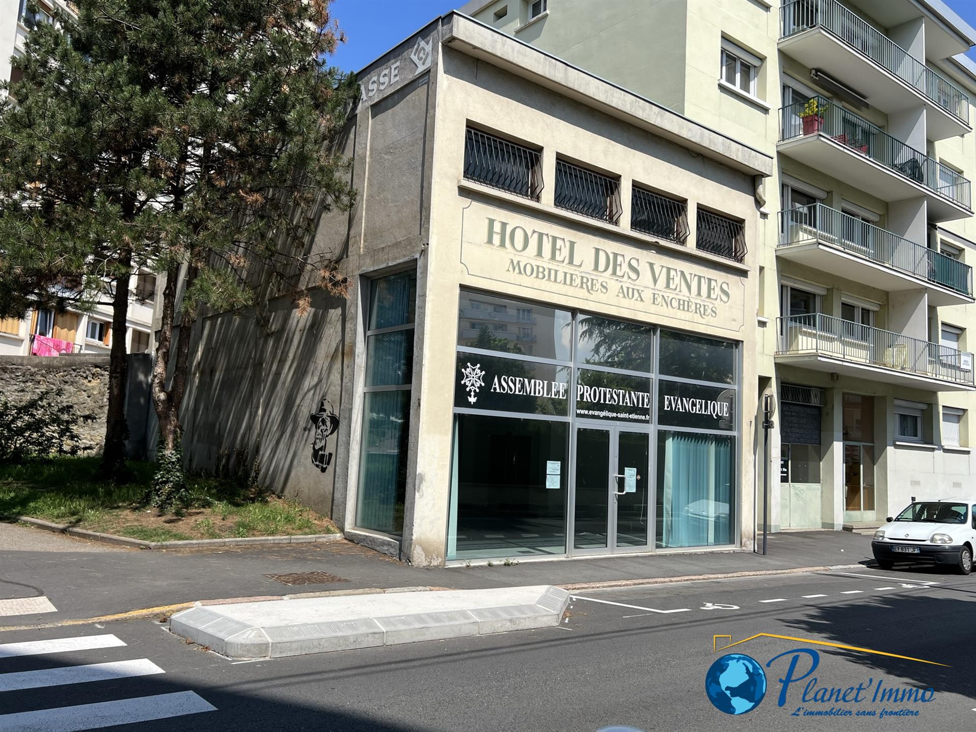 Saint-Etienne Nord Limitrophe Saint-Priest-En-Jarez Local Commercial 330 m2