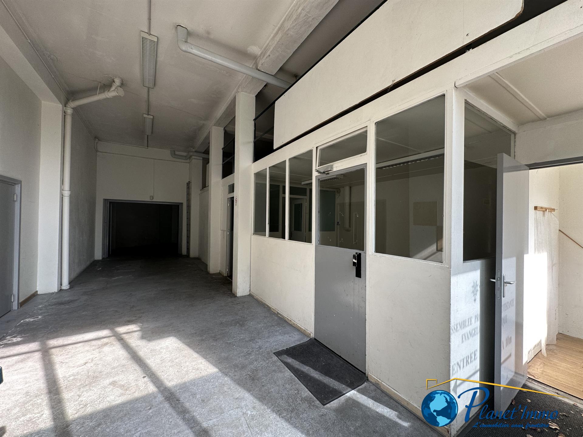 Saint-Etienne Nord Limitrophe Saint-Priest-En-Jarez Local Commercial 330 m2