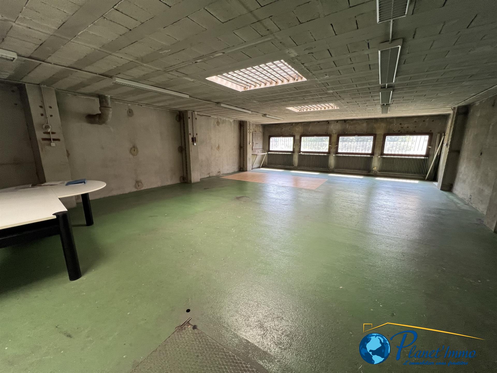 Saint-Etienne Nord Limitrophe Saint-Priest-En-Jarez Local Commercial 330 m2