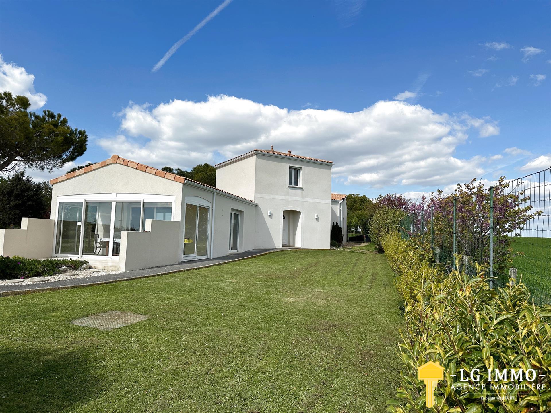 Maison face estuaire sur les hauteurs de Barzan Plage