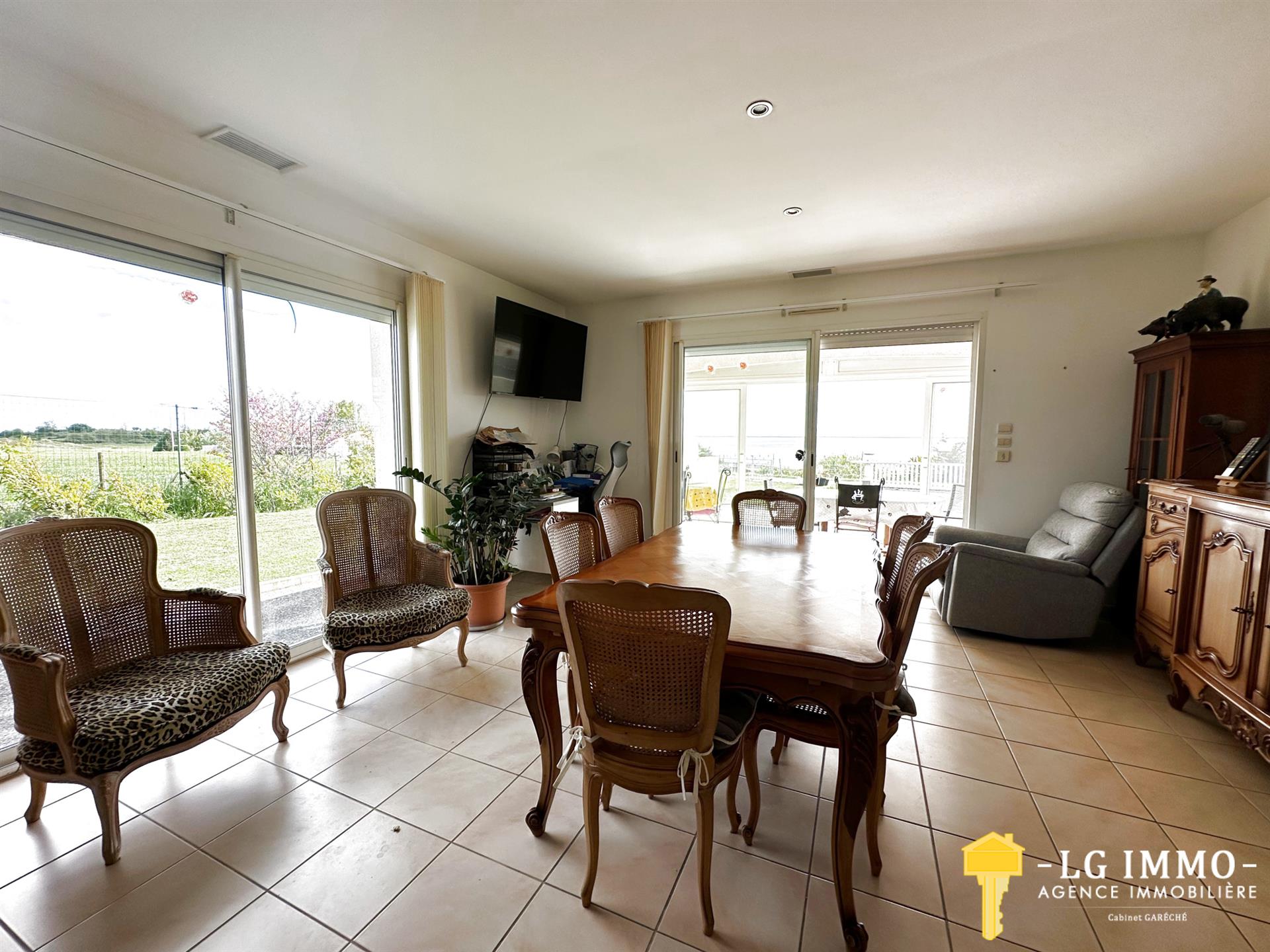 Maison face estuaire sur les hauteurs de Barzan Plage