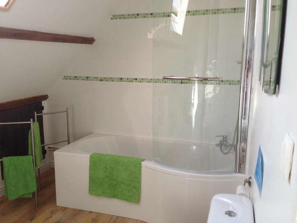House and Gite with leisure facilities.