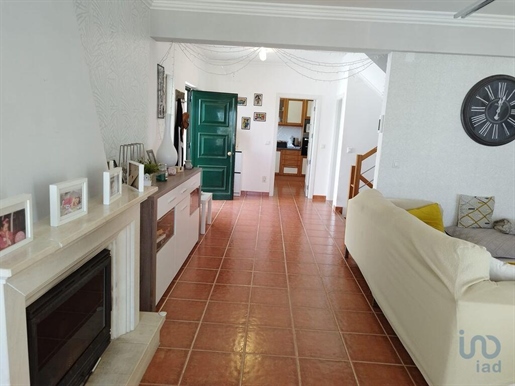 House with 3 Rooms in Lisboa with 136,00 m²