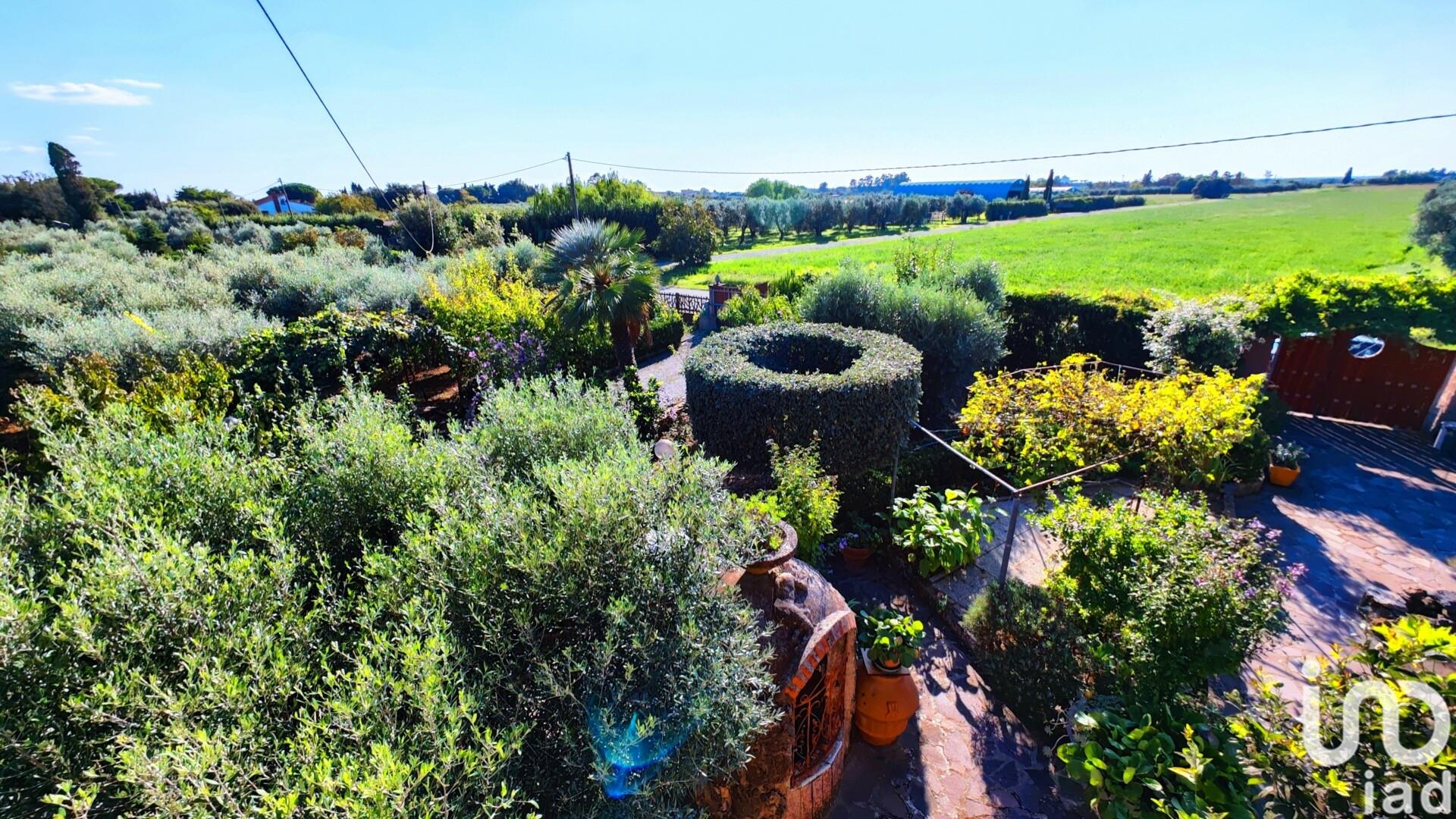 Sale Detached house / Villa 300 m² - 6 bedrooms - Rosignano Marittimo