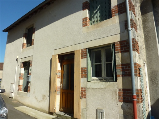 Maison de village en vente à Lathus-Saint-Rémy (86)