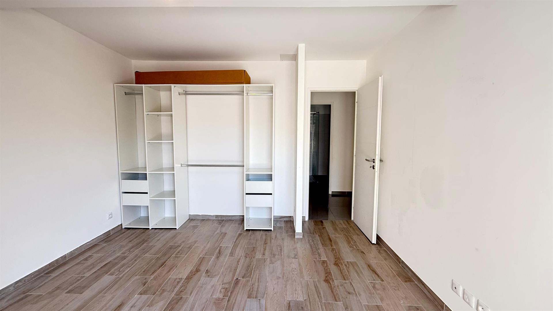 3-Room Townhouse with Terrace and Double Private Parking Cinema Area, Agde