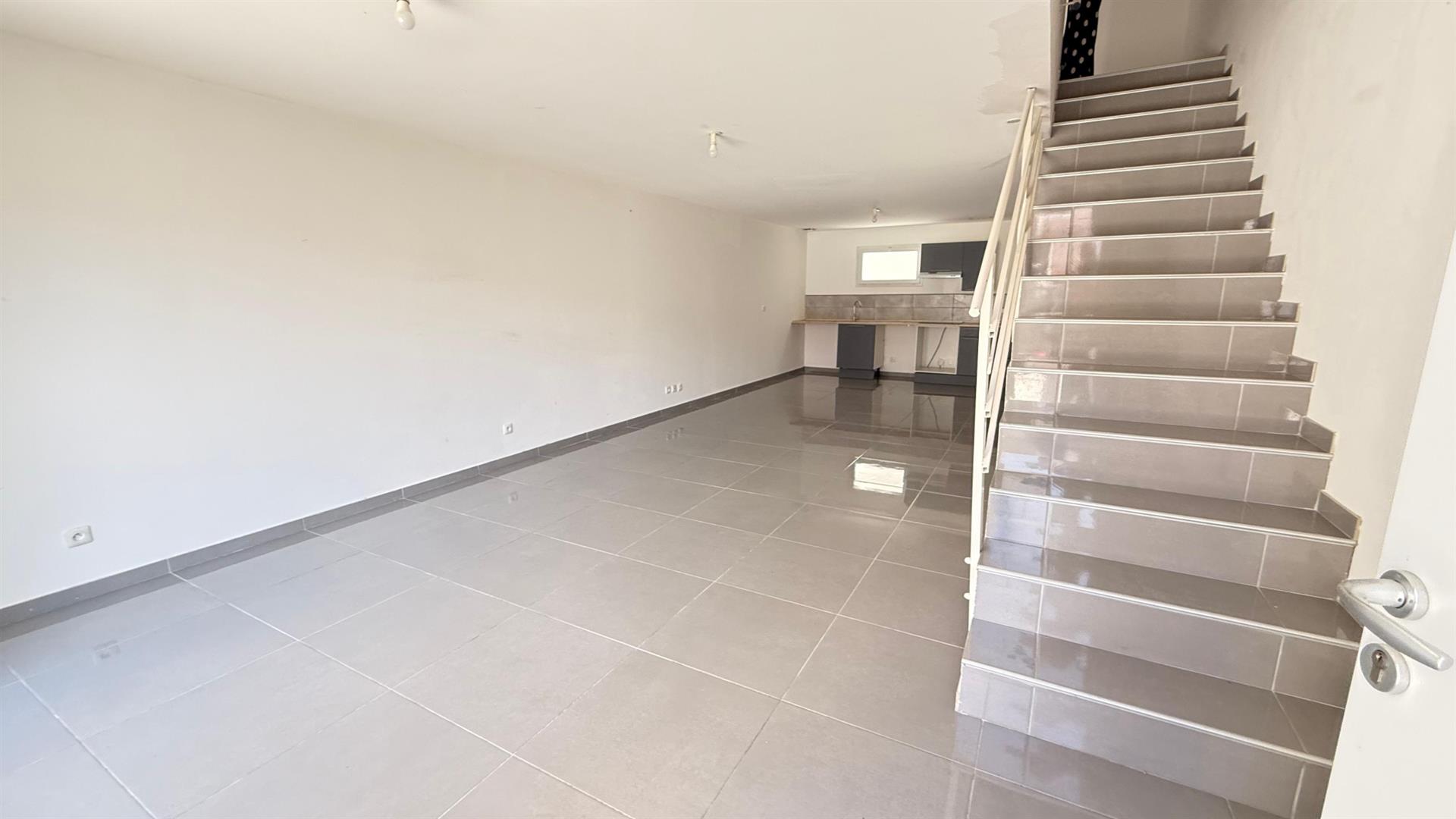 3-Room Townhouse with Terrace and Double Private Parking Cinema Area, Agde