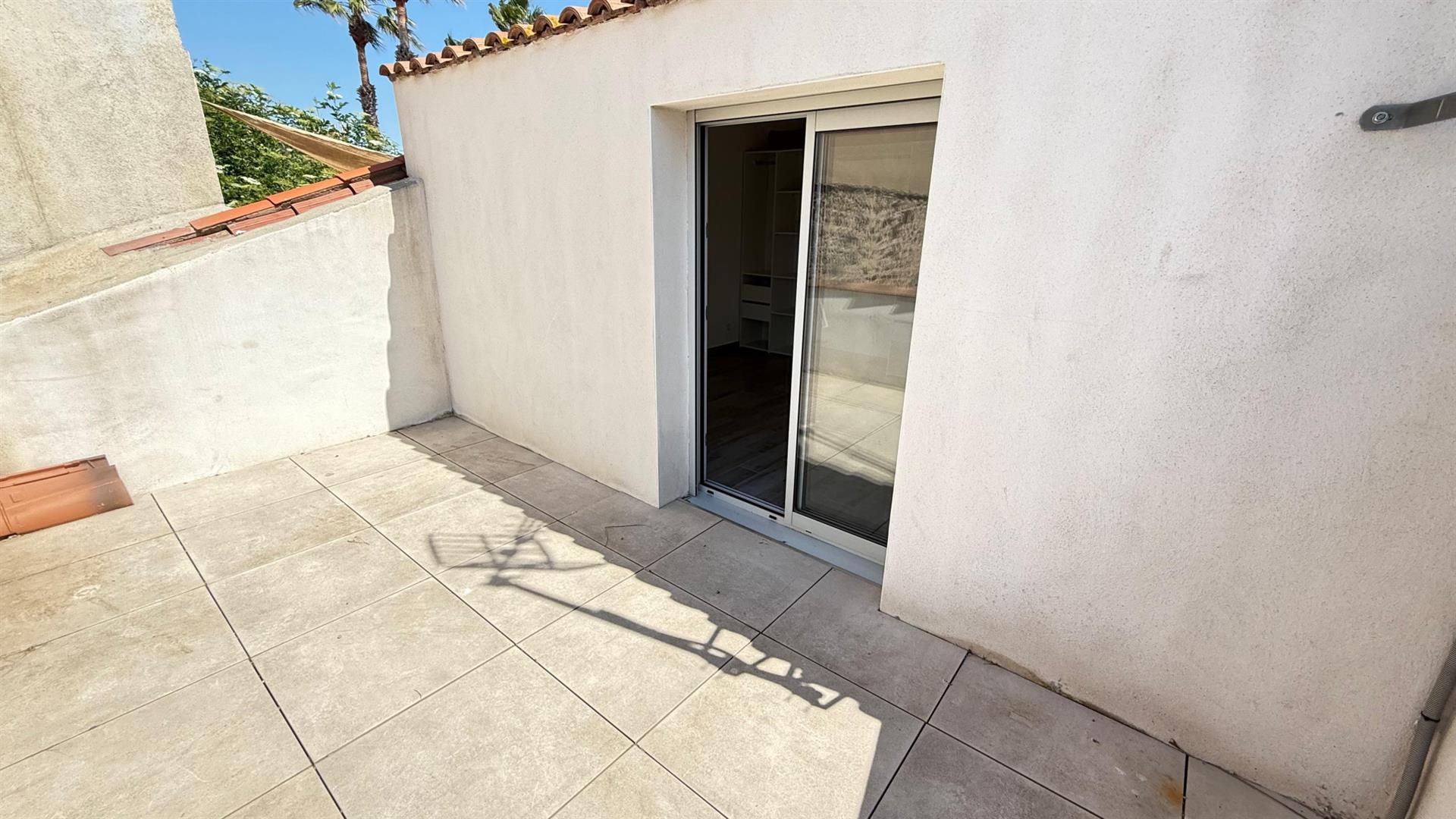 3-Room Townhouse with Terrace and Double Private Parking Cinema Area, Agde