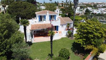 Belle villa de 3+ 1 chambres avec piscine  à Carvoeiro- Lagoa - Algarve