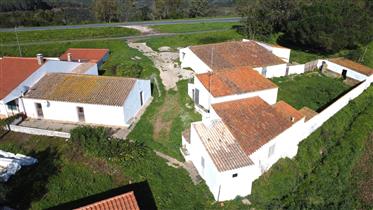 Farmhouse with warehouses, stables and 9 Hectares of agricultural land - Aljezur 