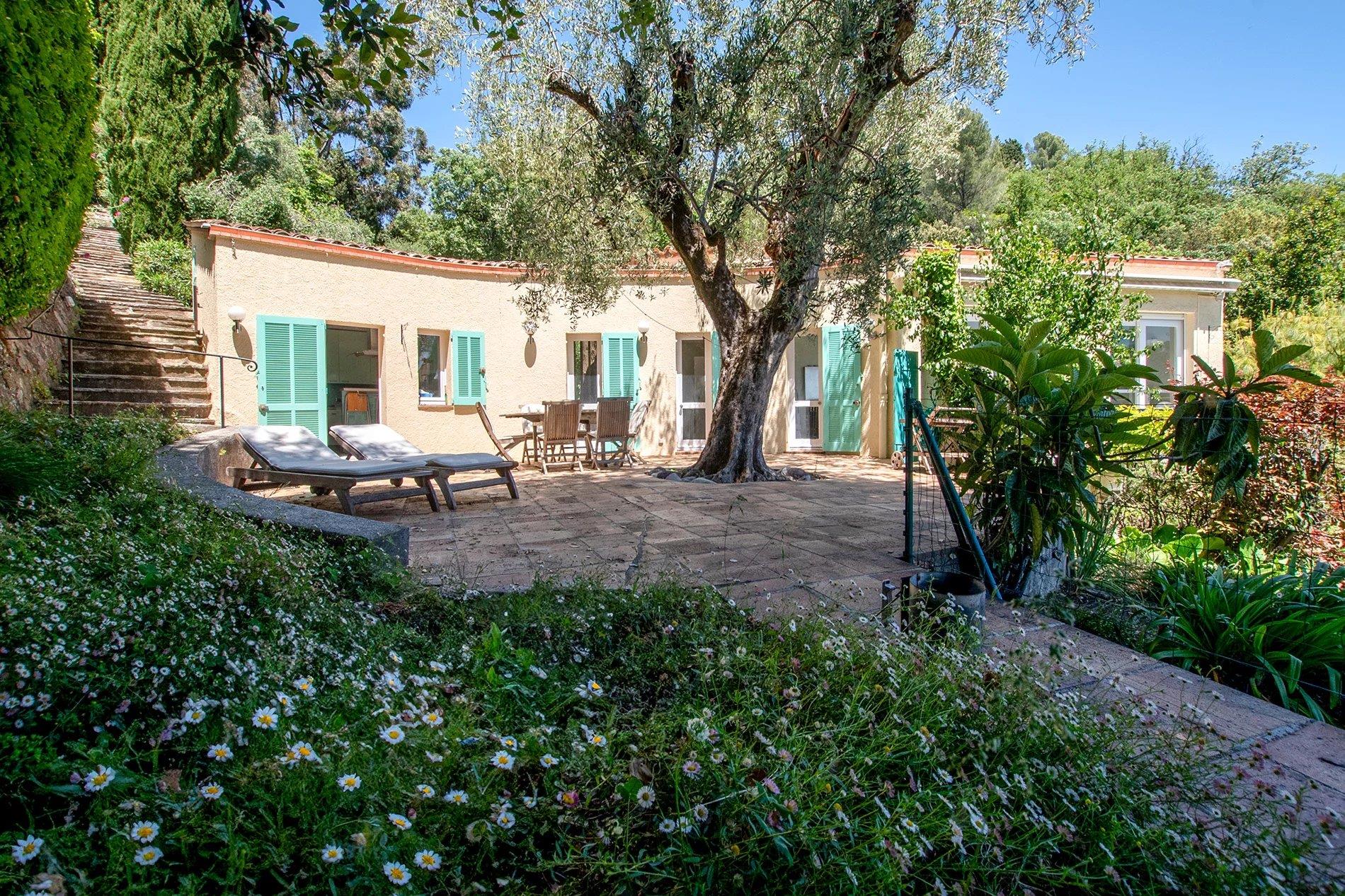 À vendre à Magagnosc - villa avec 3 chambres sur un terrain d'un hectare