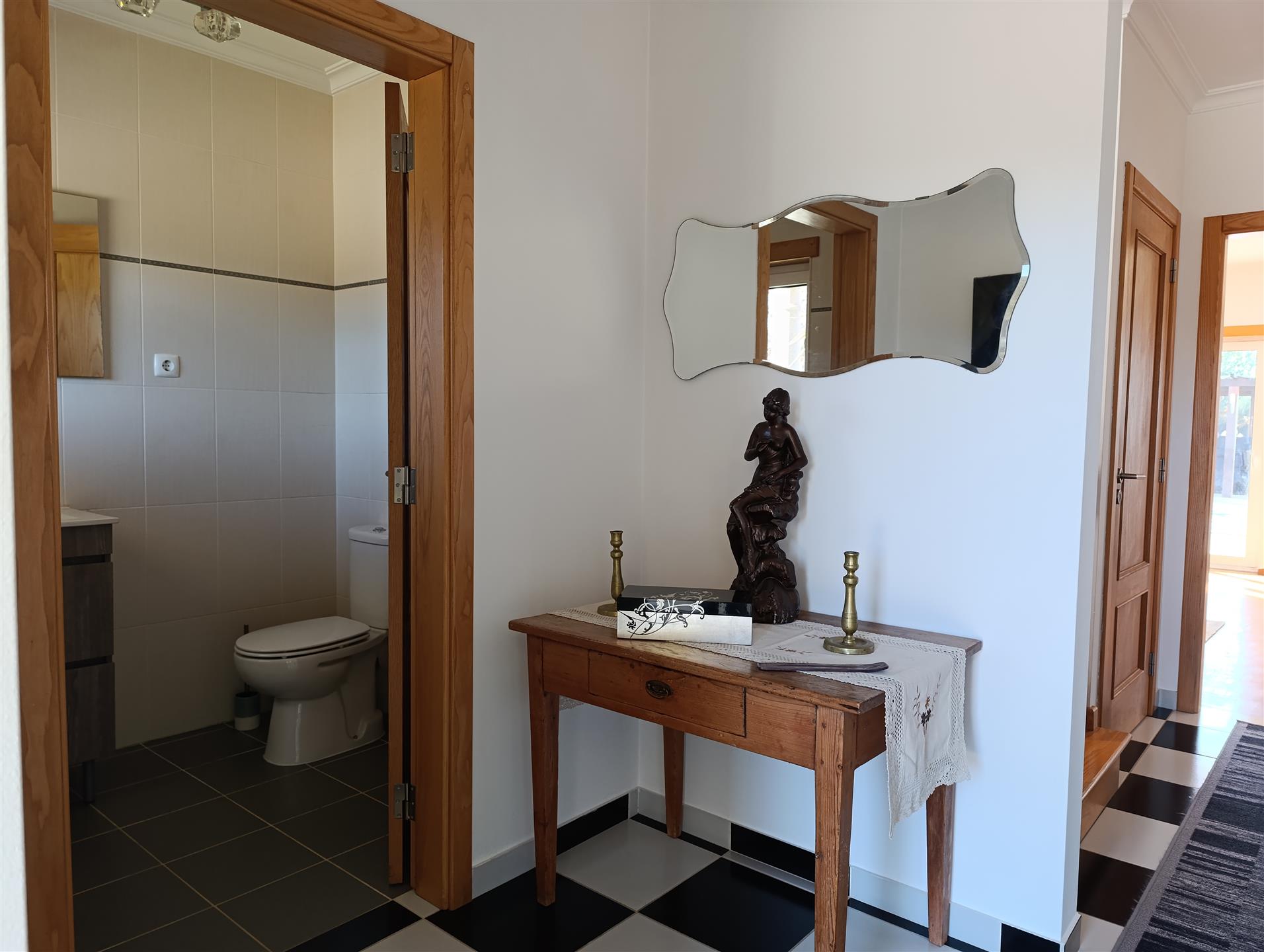 Vrijstaand huis te koop in Rua das Pinheirais