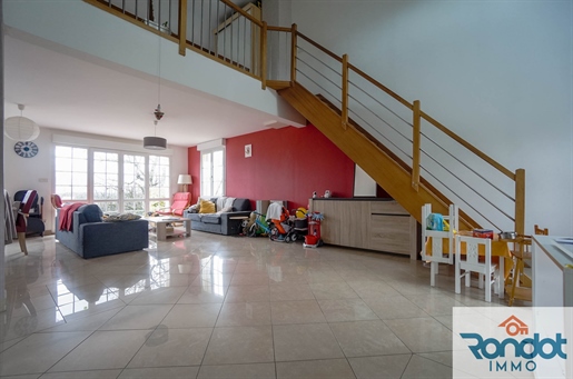 House 7 rooms/4 bedrooms, with a surface area of 160 m2 on a plot of 821 m2