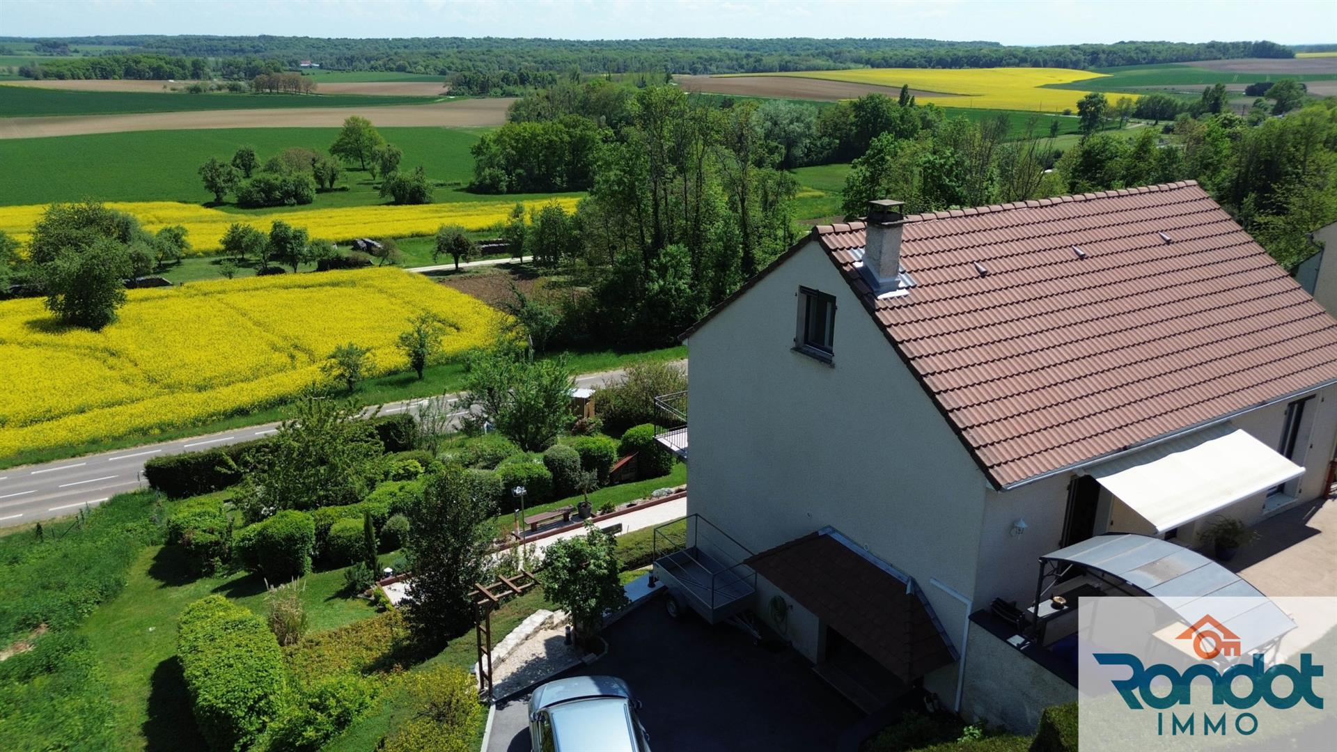 Maison 5 Pieces/3 Chambres/100M2 Environ Sur Sous-Sol Complet Et 1260 M2 De Terrain