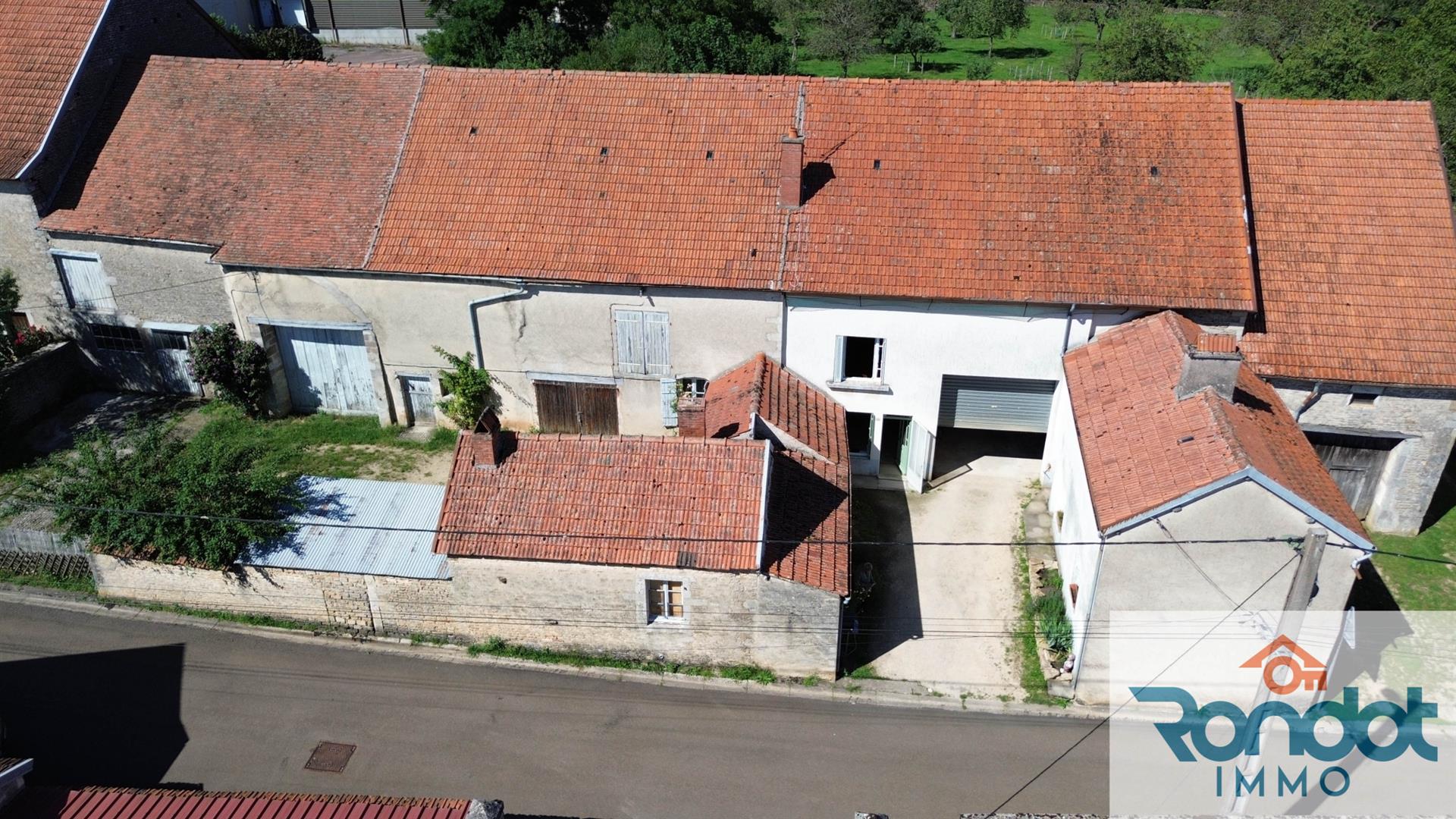 Maison 4 Pieces/3 Chambres/100M2 Environ + 300M2 Environ De Dependances