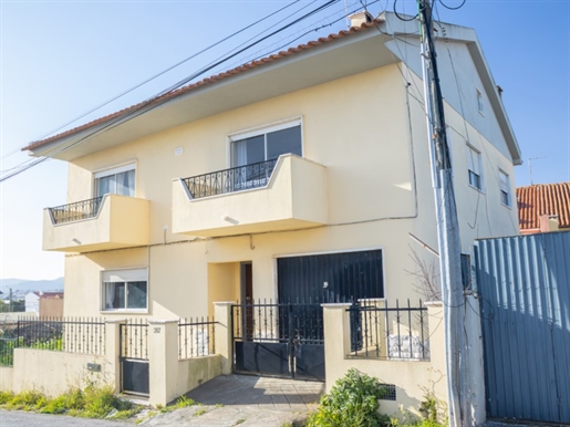 Villa individuelle de 4 chambres avec 3 chambres à Cabra Figa, Rio de Mouro, Sintra