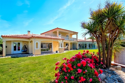Montauban Eastern Sector House With Pool