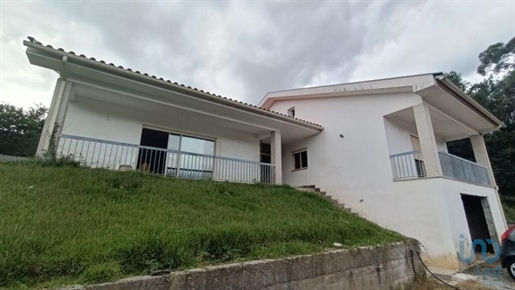Home / Villa with 3 Rooms in Viana do Castelo with 190,00 m²