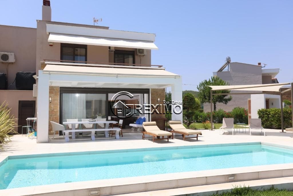 Premium Villa med Basseng – Topp Investering i Halkidiki