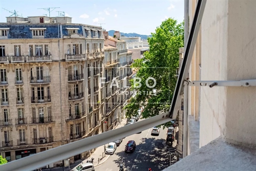 Alleinmakler - Cœur carré d'or Marseille 8' große bürgerliche Wohnung vom Typ 4 mit einer Fläche vo