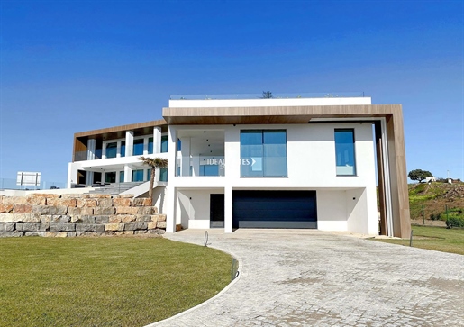 Ultra-Modern 5 Schlafzimmer Villa zum Verkauf in Vila Real de Santo Antonio