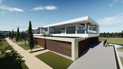 Brand New 3 Bedroom Townhouse For Sale in Portimão