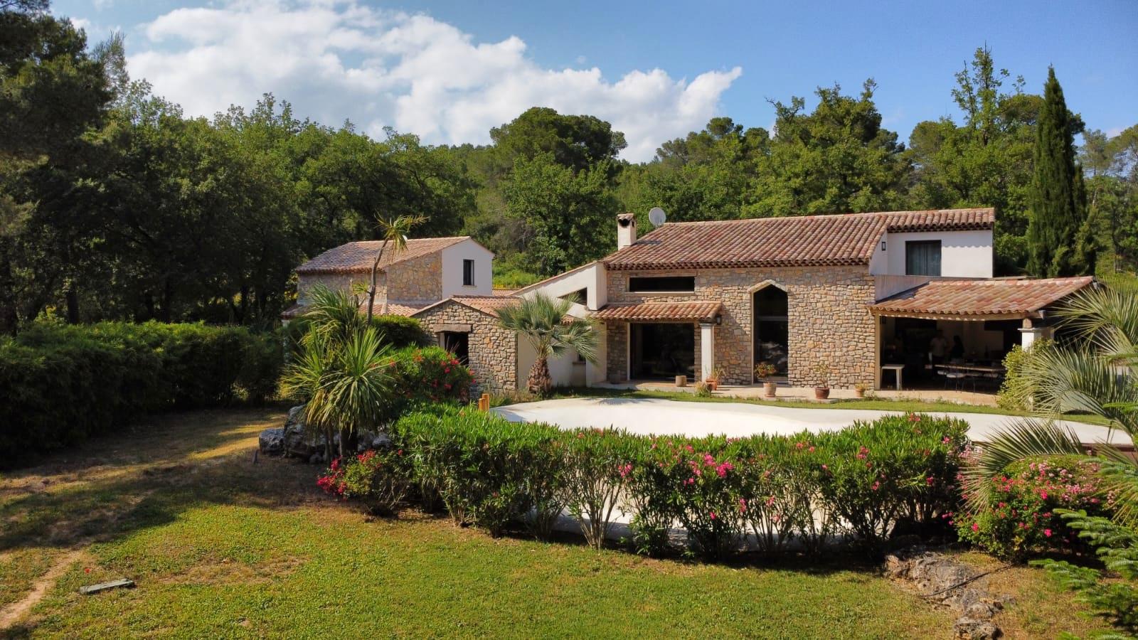 Compra: Vivenda (83300)