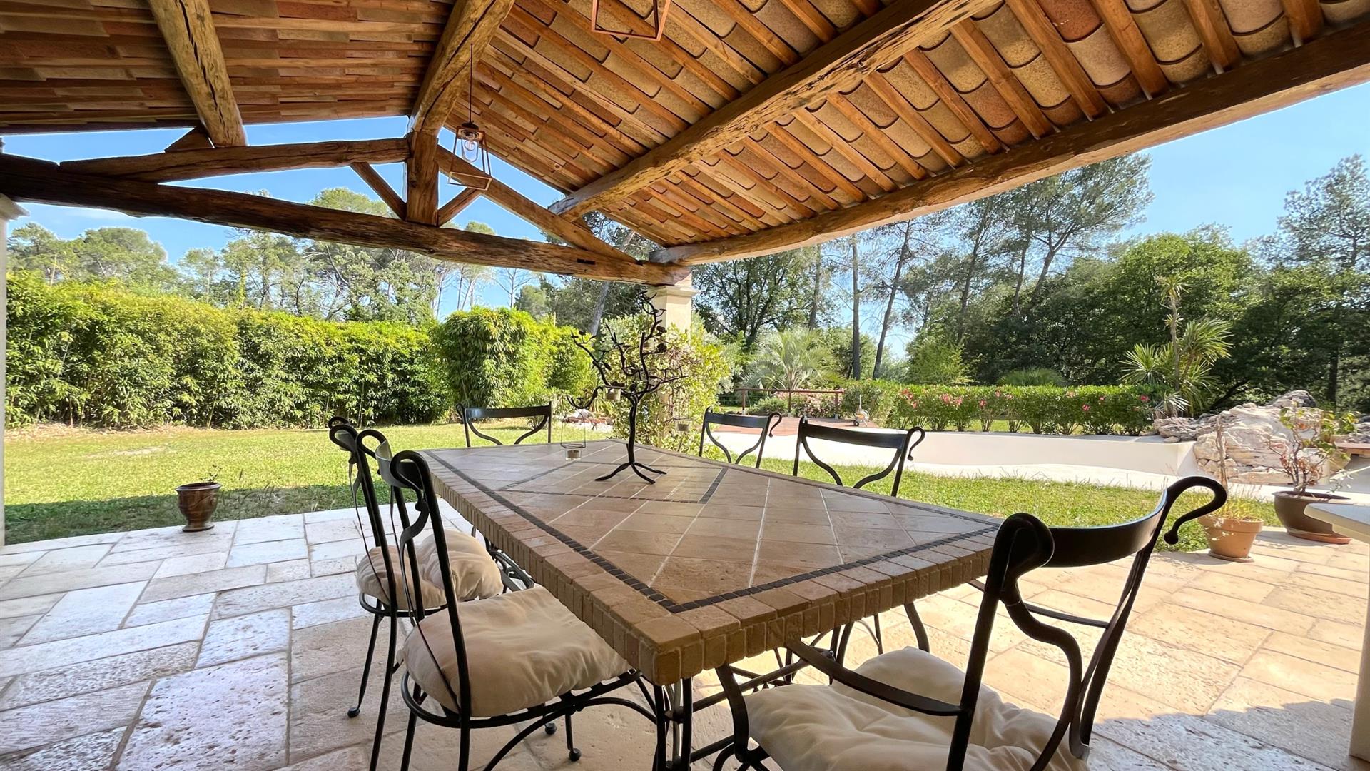 Compra: Vivenda (83300)