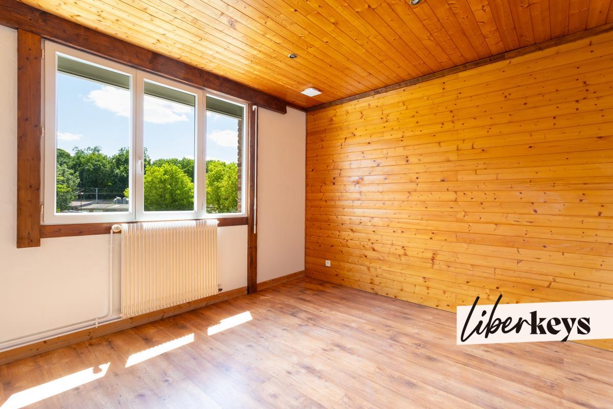 Maison 4 pièces - 2 garages - jardin - 90 m²
