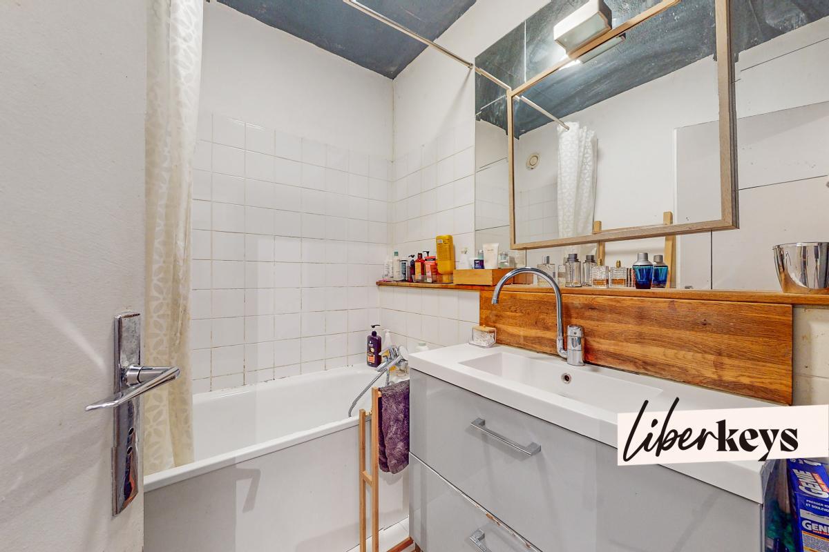 Appartement - 3 pièces - 77 m² - parking
