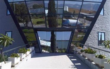 Edificio per uffici di 2254 m2  in vendita Malaga