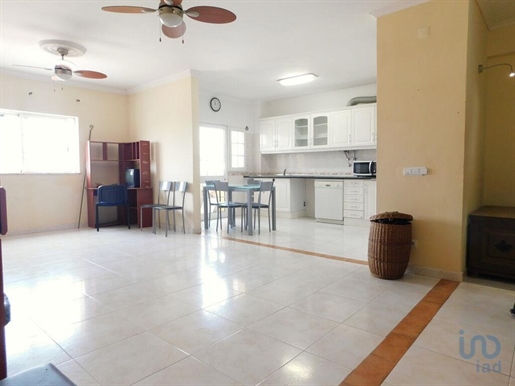 Apartment with 2 Rooms in Faro with 89,00 m²