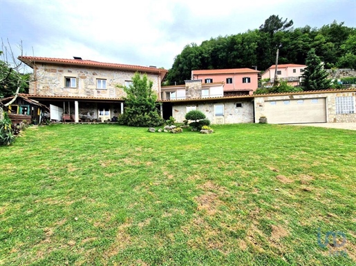 Home / Villa with 5 Rooms in Viana do Castelo with 286,00 m²