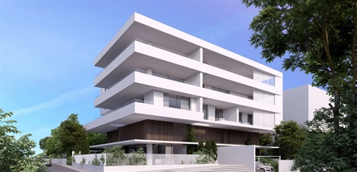 Appartement impressionnant à Glyfada 205m². 2 niveaux avec terrasse privée.