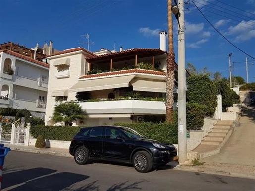 Property for sale of 700 sq.m. Consisting of:1) Store 240m2 (basement with ramp, ground floor and 1s