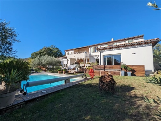 Te koop villa in een Provençaalse hameau in La Garde Freinet