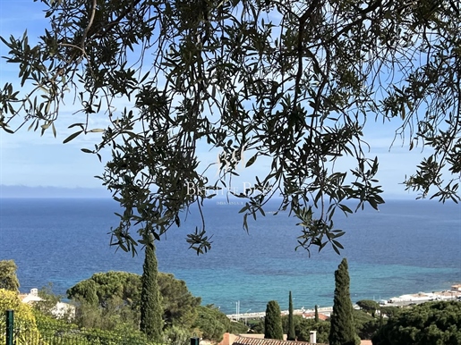 Villa te koop met prachtig zeezicht in Sainte Maxime